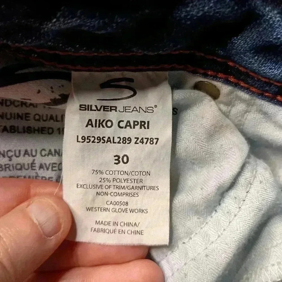 Lady's silver jeans capri's (#264) - Picture 6 of 6